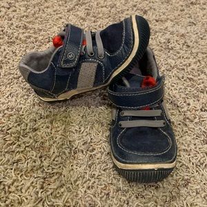 Stride rite sneakers size 8 EUC